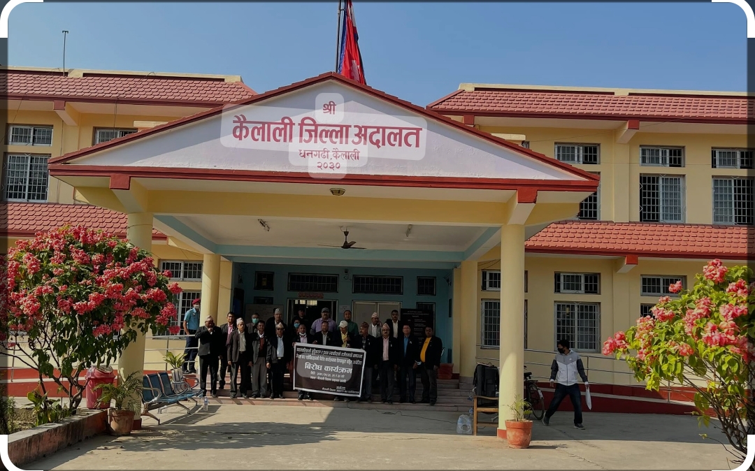 अदालतबाटै चोरी
