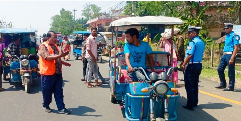 नेपालगन्जमा ई-रिक्सा ब्यवस्थापन गर्न सुरु रातो नम्बर प्लेटका रिक्साहरु नियन्त्रणमा