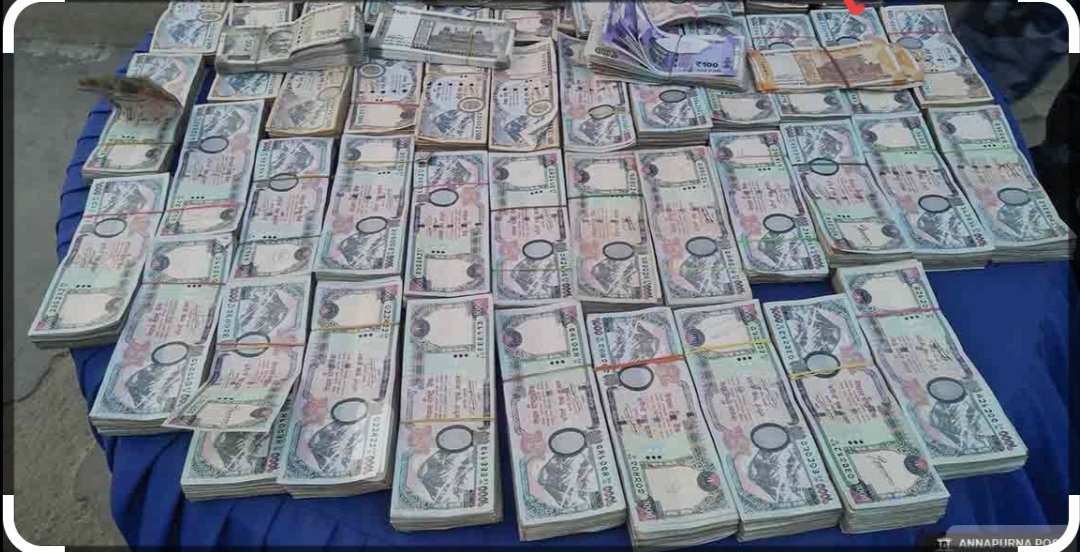 स्रोत नखुलेको १६ लाख १० हजार रुपैयाँ बरामद