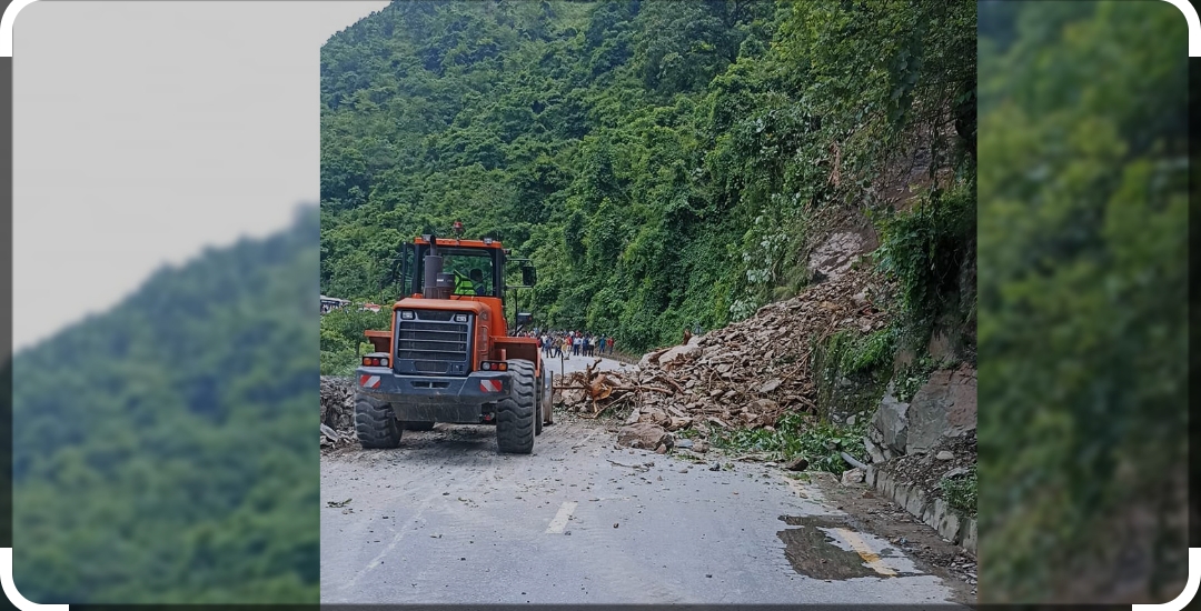 धादिङमा सुख्खा पहिरो खसेपछि अवरूद्ध भएको पृथ्वी राजमार्ग एकतर्फी खुल्यो