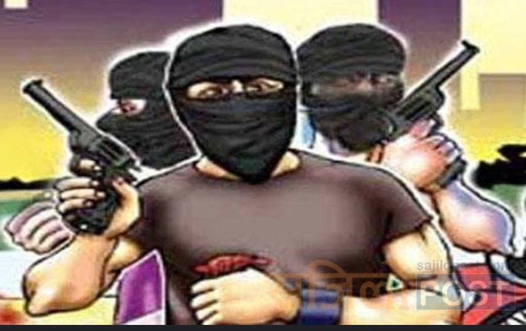 जनप्रतिनिधिकै घरबाट  सुन चोरी