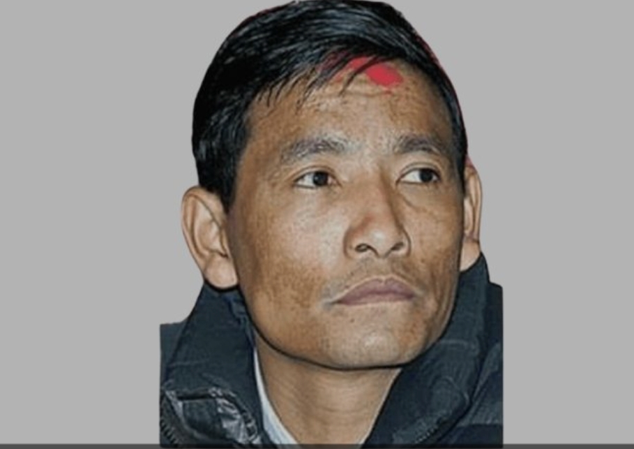 माओवादी केन्द्रका नेता कालीबहादुर खाम विविध पक्राउ