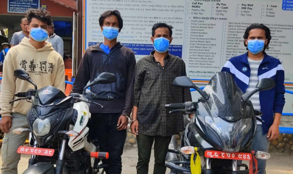 काठमाडौंबाट विभिन्न स्थानबाट मोटरसाइकल चोरी गर्ने ४ जना पक्राउ