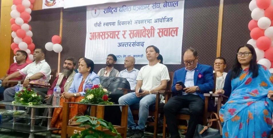 नयाँ सञ्चारसम्बन्धी कानुन बनाउनु पर्छ संचार मन्त्री : मन्त्री शर्मा