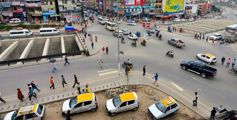 काठमाडौं कलंकीमा बाटो कात्ने क्रममा बसको ठक्करबाट एक महिलाको मृत्यु