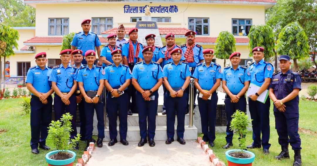 बाँकेमा बढुवा भएका हरुलाई दर्ज्यानी चिन्ह सुशोभन कार्यक्रम सम्पन्न