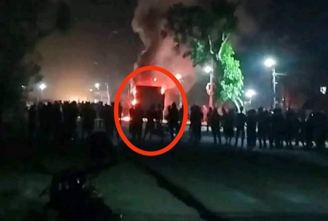 बाँकेमा गएराति टिपरले मोटरसाइकललाई ठक्कर दिँदा १ जनाको मृत्यु टिपरमा आगजनी
