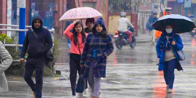 आइतबार ३ प्रदेशको केही जिल्लामा बर्षा भइरहेको छ कहाँ-कहाँ पर्दै छ पानी ??