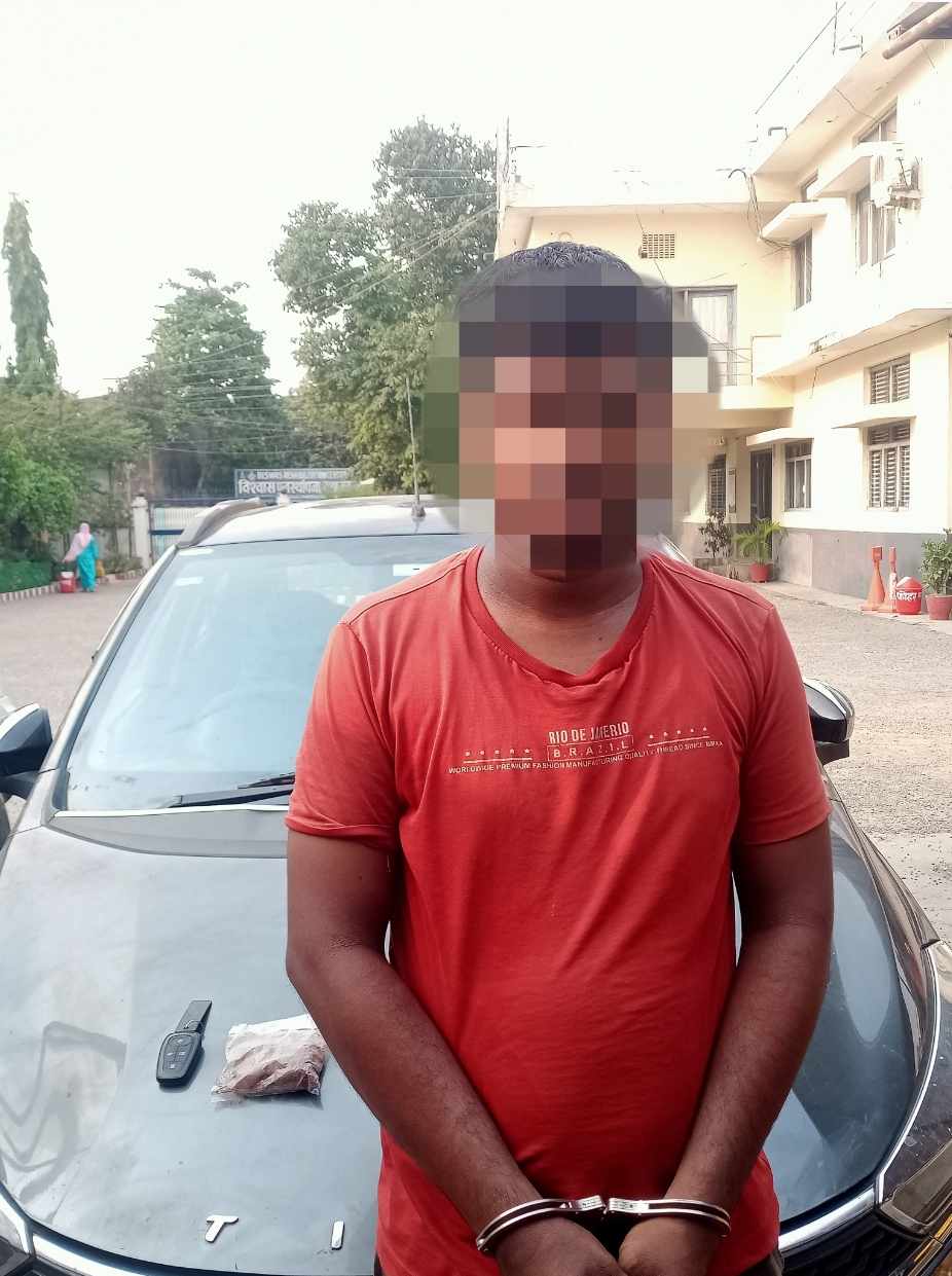पर्सा प्रहरीले लागुऔषध सहित एक जना पक्राउ