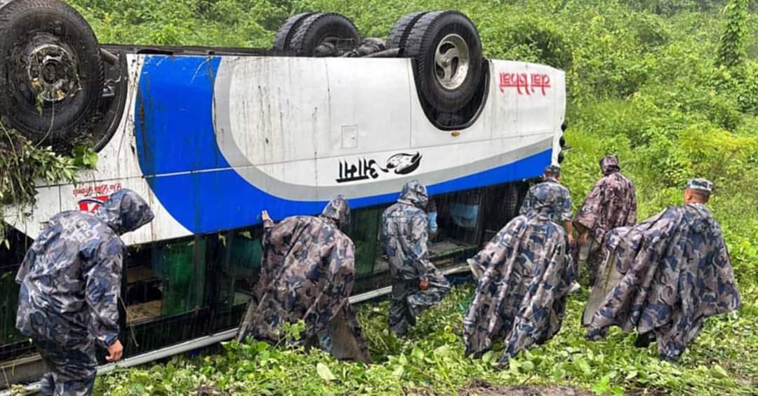 बारामा बस दुर्घटना ७ जना यात्रु गम्भीर घाइते