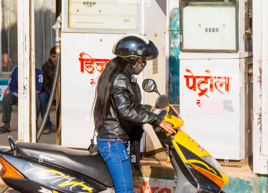 पेट्रोल र डिजेलमा मूल्य बढेर आयो कहिले घट्ने कहिले बढने नाटक धेरै