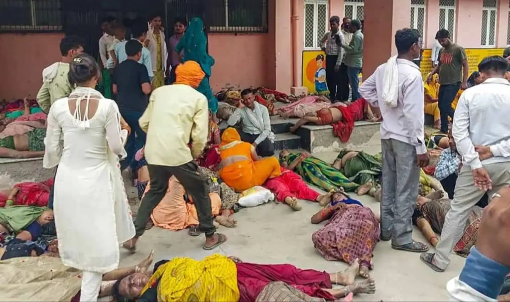 भारतको एक धार्मिक कार्यक्रममा भएको भागदौडमा १ सय १६ जनाको मृत्यु १५० जना घाइते
