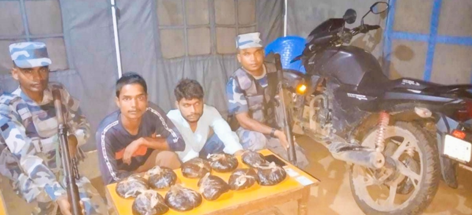 सशस्त्र प्रहरी बाराले मोटरसाइकल लागुऔषध चरेससहित २ जना पक्राउ