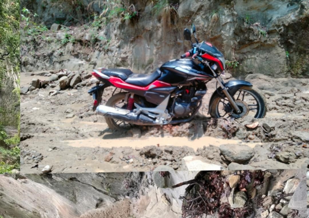 बाढी पहिरोका कारण राजपुर गाउँपालिका वडा ७ नाका क्षेत्रको ग्रामिण सडकहरु अवरुद्ध