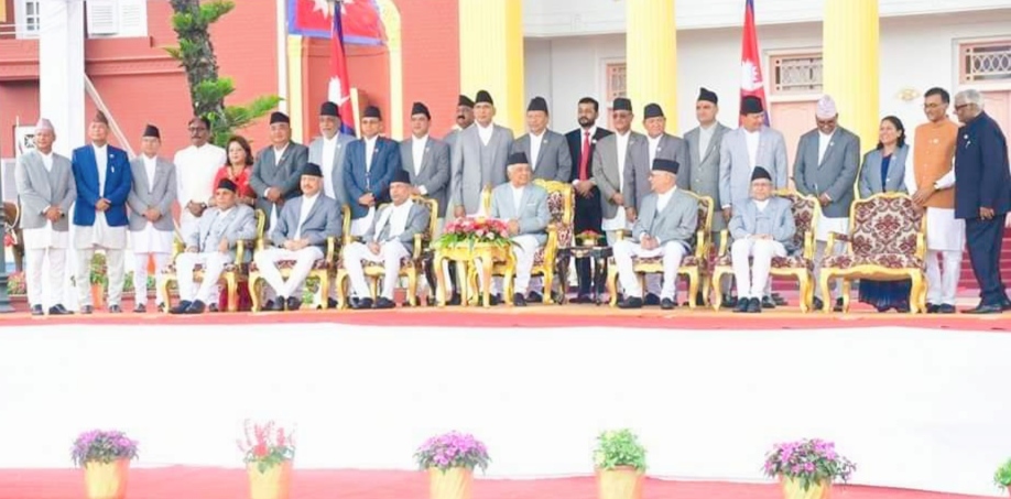 राष्ट्रपति पौडेलबाट प्रधानमन्त्री ओली एवं मन्त्रीहरुको पद तथा गोपनीयताको शपथग्रहण