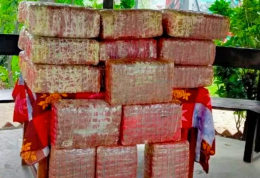 बारा प्रहरीले २६ केजी लागुऔषध गाजा कार सहित २ जना ब्यक्ती पक्राउ