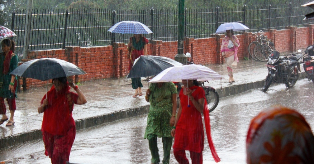 देशभर मनसुनी वायुको प्रभाव बागमती गण्डकी लुम्बिनी र कर्णालीमा भारी वर्षाको सम्भावना