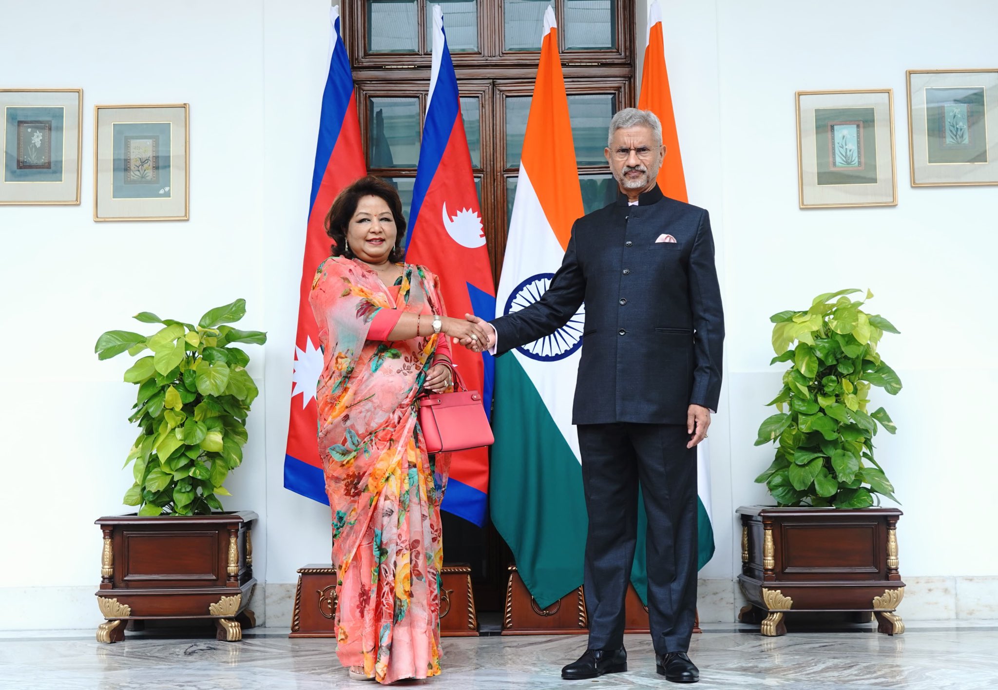 भारत भ्रमणमा परराष्ट्रमन्त्री आरजु राणा देउवा र भारतीय समकक्षी एस जयशंकर बीच भेटवार्ता