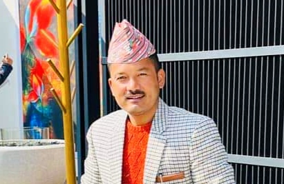 एउटा किसानको घोडा बिरामी भयाे त्यस उपचारको लागि पशु डाक्टरलाई बोलायो