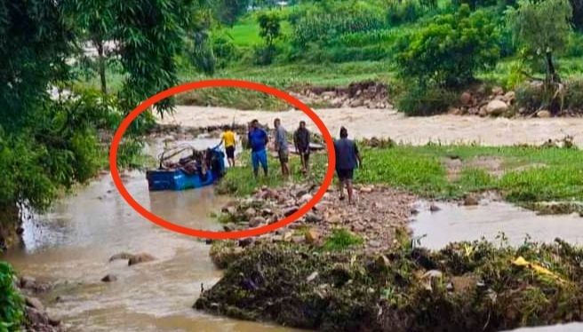 दाङमा अटोलाई खोलाले बगाउँदा वेपत्ता भएका २ जनामध्ये १ जनाको शब फेला