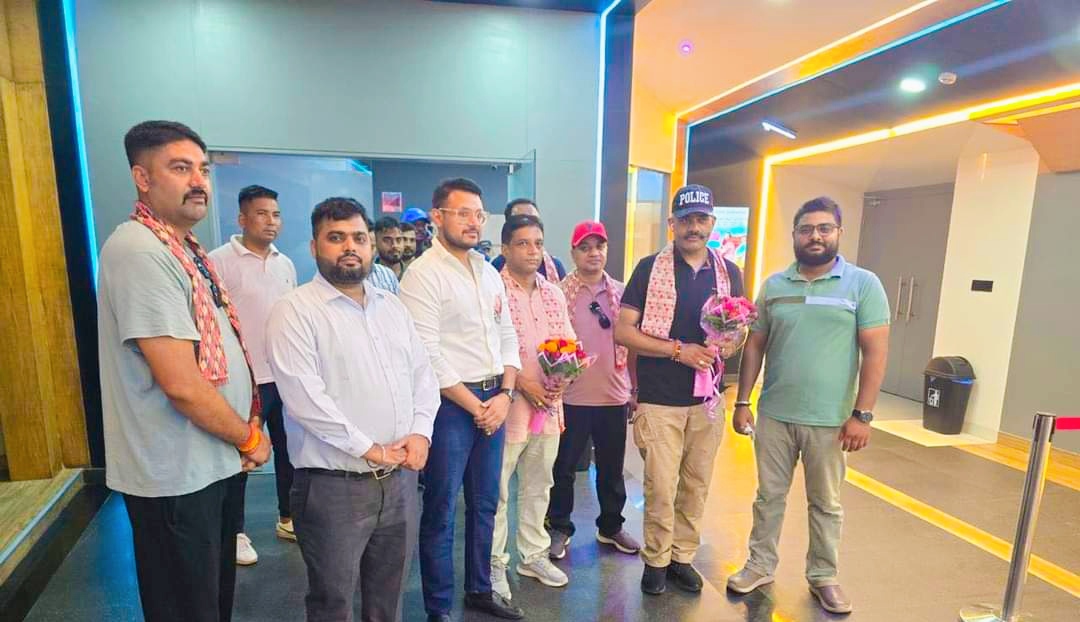 पर्सा एसपी कुमुद ढुङ्गेलसहित सम्पुर्ण प्रहरीलाई चलचित्र हेर्ने अवसर प्रदान