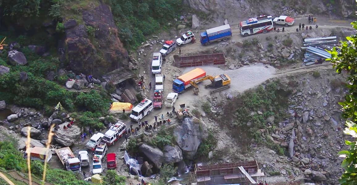 अवरुद्ध कर्णाली राजमार्गको कालिकोट जुम्ला सडक खण्ड संचालनमा आयो