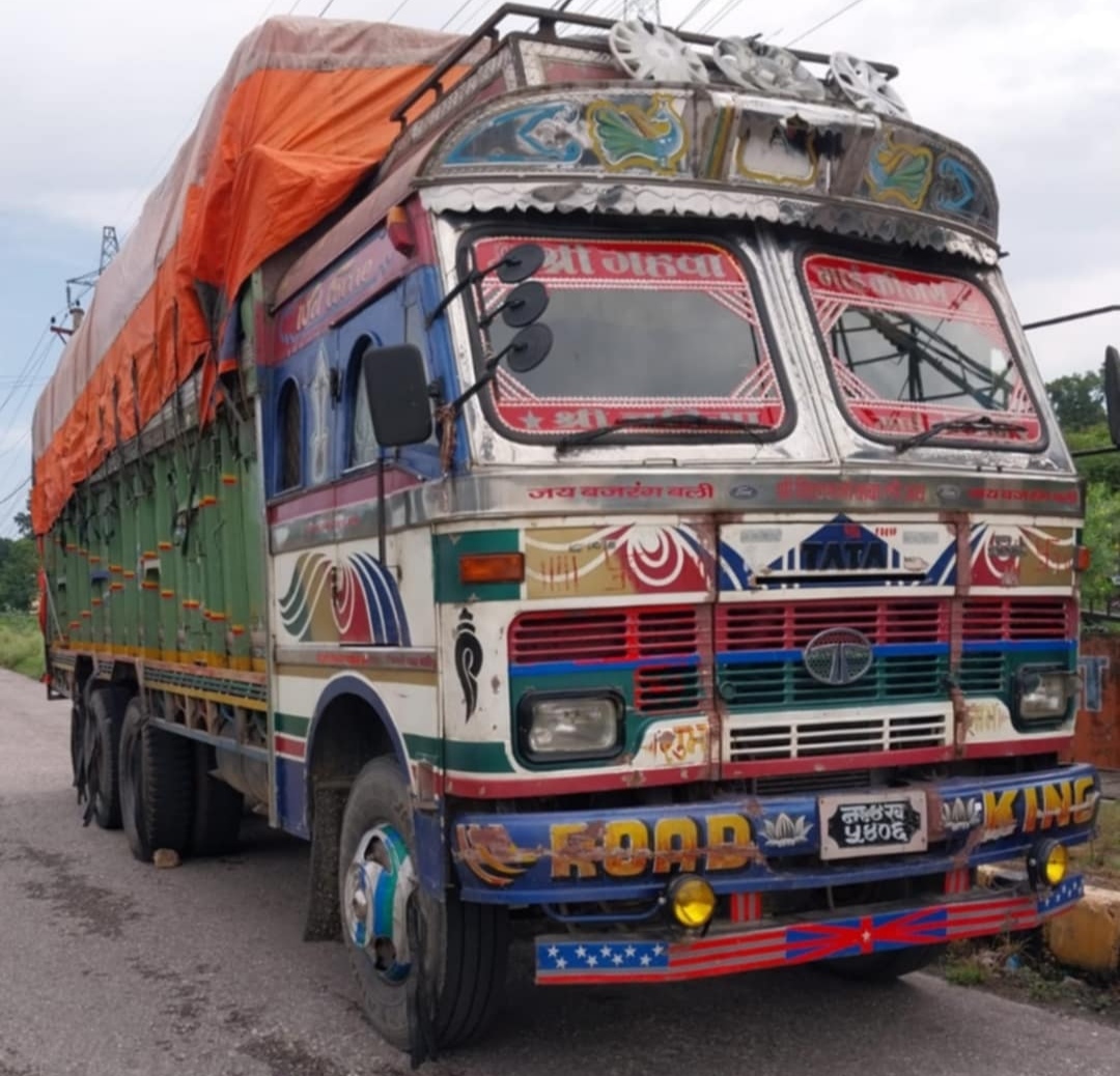 बारा प्रहरीले ६३ लाख ५३ हजार बराबरको अबैध सामान सहित ट्रक पक्राउ
