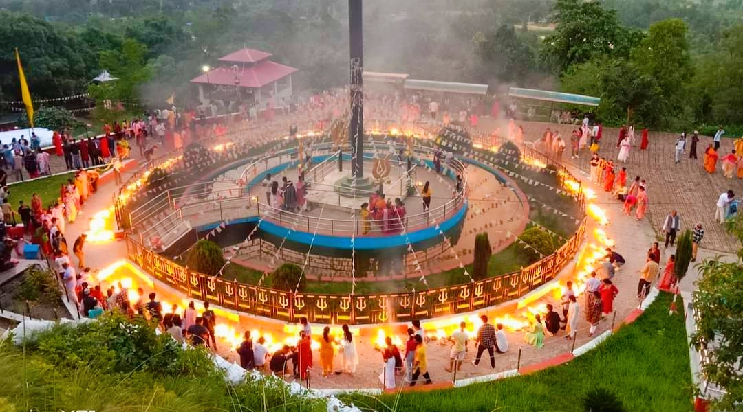 दाङको पाण्डवेश्वर महादेव मन्दिर धारापानी सवा एक करोडको दीप प्रज्वलन गरियो