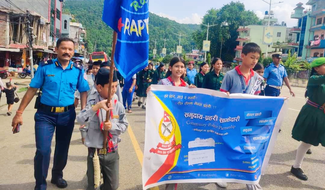 ईप्रका भालुवाङले बिद्यार्थीलाई ट्राफिक सचेतना सम्बन्धी जचेतनामुलक कार्यक्रम