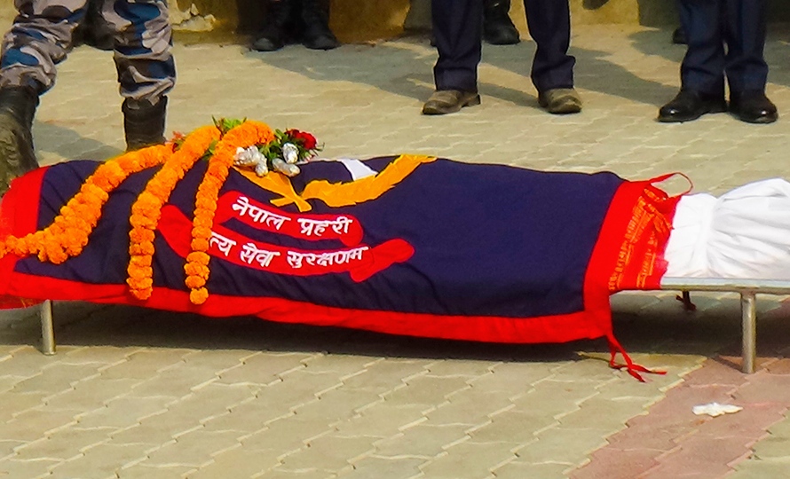 चितवनको खैरहनीमा मोटरसाइकल दुर्घटना हुँदा नेपाल प्रहरीका वरिष्ठ हवल्दारको मृत्यु