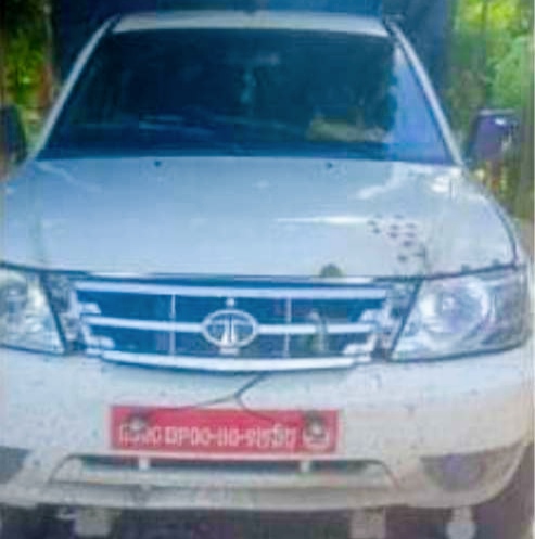 भन्सार छलेर लयाईएकाे १३९ बाेरा दाल सहित जिप प्रहरीको नियन्त्रणमा