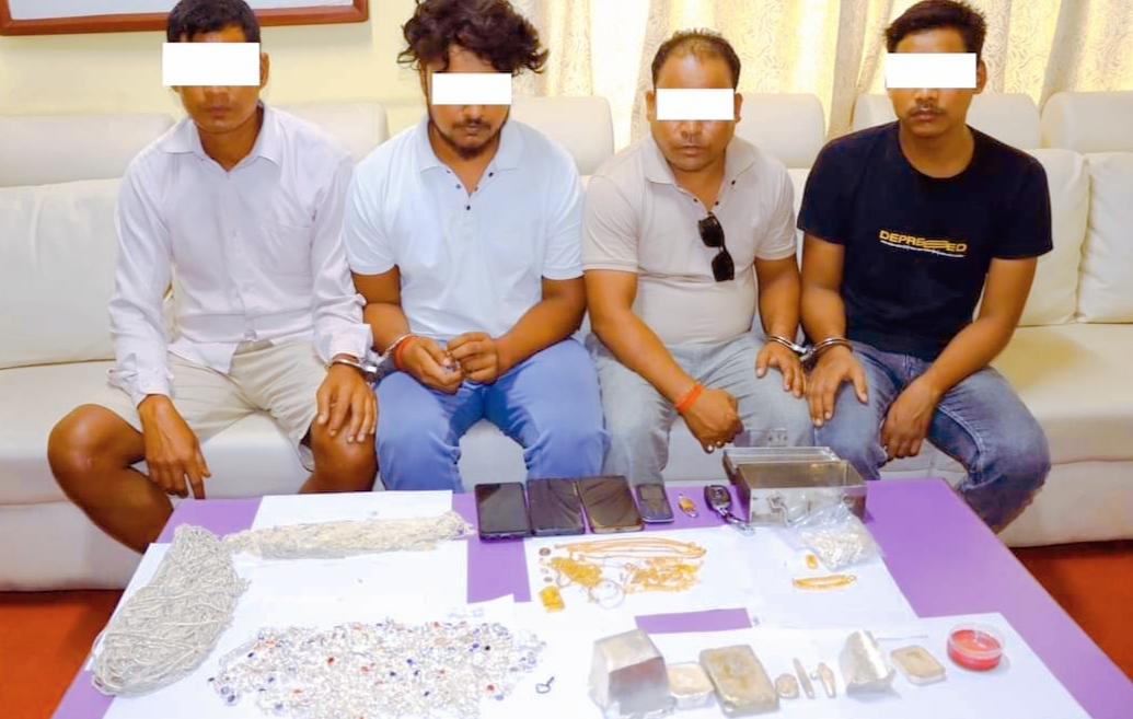बाँके प्रहरीको ठूलो सफलता १ करोड ५ लाख ३३ हजारको सुन र चाँदीसहित ४ जना पक्राउ