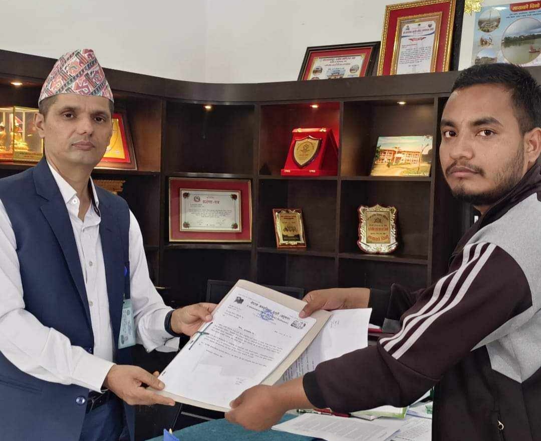 नेकपा बहुमत दाङ जिल्लाले बुझायो प्रमुख जिल्ला अधिकारीलाई ध्यानाकर्षण पत्र