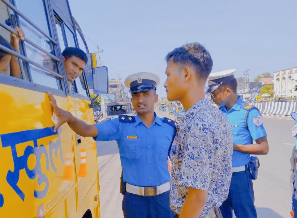 दुर्घटना न्यूनीकरण गर्न छड्के चेकजाँचलाई तीव्र पार्दै नेपालगन्ज ट्राफिक प्रमुख खड्का