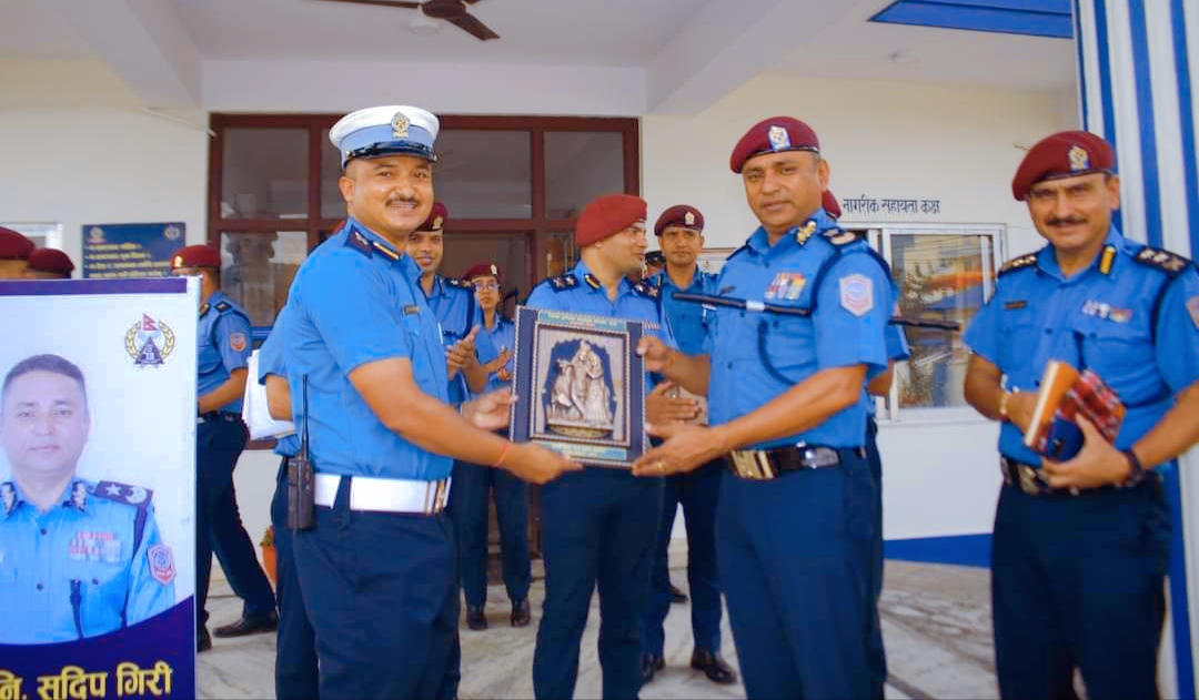 एआईजी गिरीद्वारा जिल्ला ट्राफिक प्रहरी कार्यालय दाङको निरीक्षक एवं निर्देशन