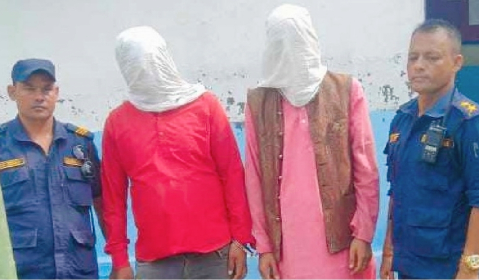 कपिलवस्तु प्रहरीले हतियारसहित दुई जना भारतीय नागरिकहरु पक्राउ