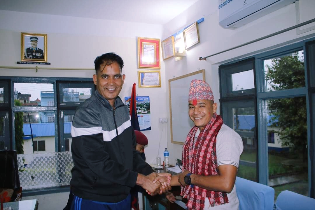 दाङ जिल्ला प्रहरीले वरिष्ठ प्रहरी नायव निरीक्षक खिम बहादुर खत्रीको बिदाई गर्‍यो