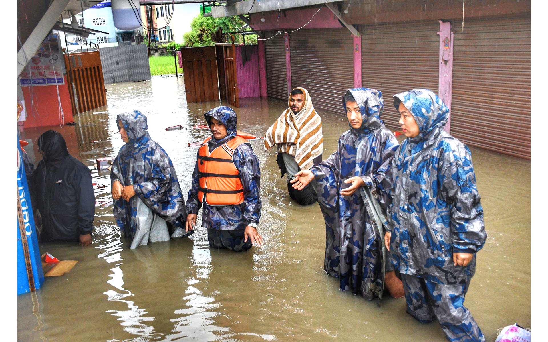 बाढीपहिरो डुबानमा परी हालसम्म १०० जना भन्दा धेरैको मृत्यु ६७ जना बेपत्ता खोजीकार्य तीब्र