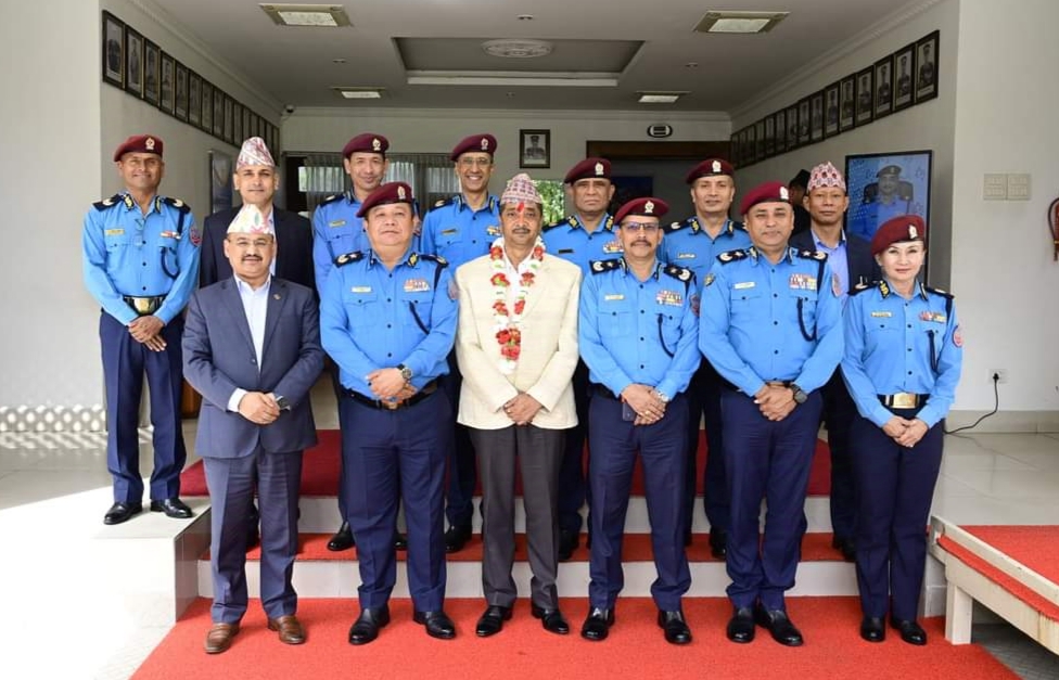 प्रहरी सेवाबाट हालै सेवा निवृत्त हुनु भएका डिआईजी यज्ञ विनोद पोखरेलको बिदाई