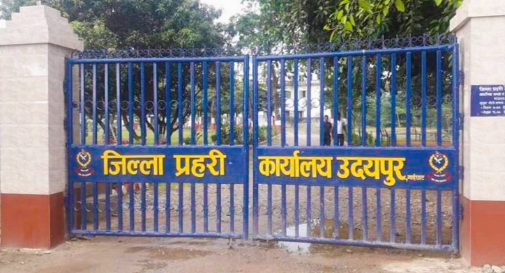 श्रीमतीको हत्यापछि टाउको बोकेर बजारमा हिँडिरहेको अवस्थामा एक युवक पक्राउ