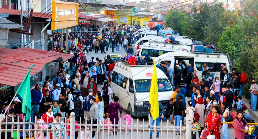 दशैं मान्न काठमाडौँ उपत्यकाबाट यस वर्ष १० लाखको हाराहारीमा यात्रु बाहिरिए