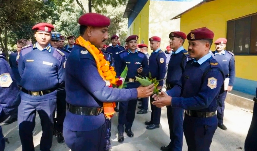 सुदूरपश्चिम प्रदेश प्रहरी प्रमुख नयाँ डीआईजी गणेश चन्दले पदभार ग्रहण,