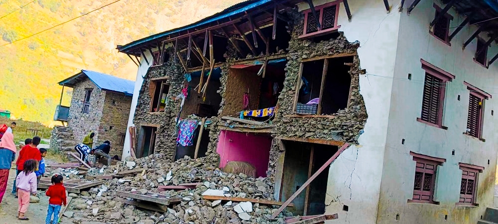 बाजुरामा केन्द्रबिन्दु भएर शनिबार बिहान गएको भूकम्पबाट ३४ बटा घरमा क्षति,