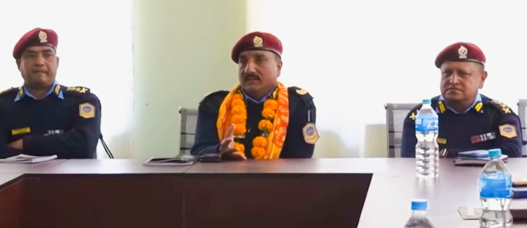 सुदूरपश्चिम प्रदेश डीआईजी गणेश चन्दले ट्राफिक प्रहरीलाई राति १० बजेसम्म सडकमै बस्न निर्देशन,