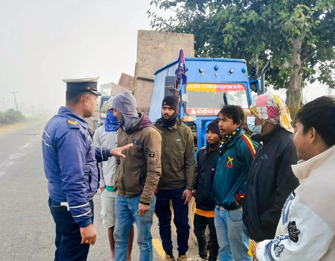 दाङको सिसहनियामा दुर्घटना न्यूनिकरण ट्राफिक नियम सम्बन्धी सचेतना कार्यक्रम,