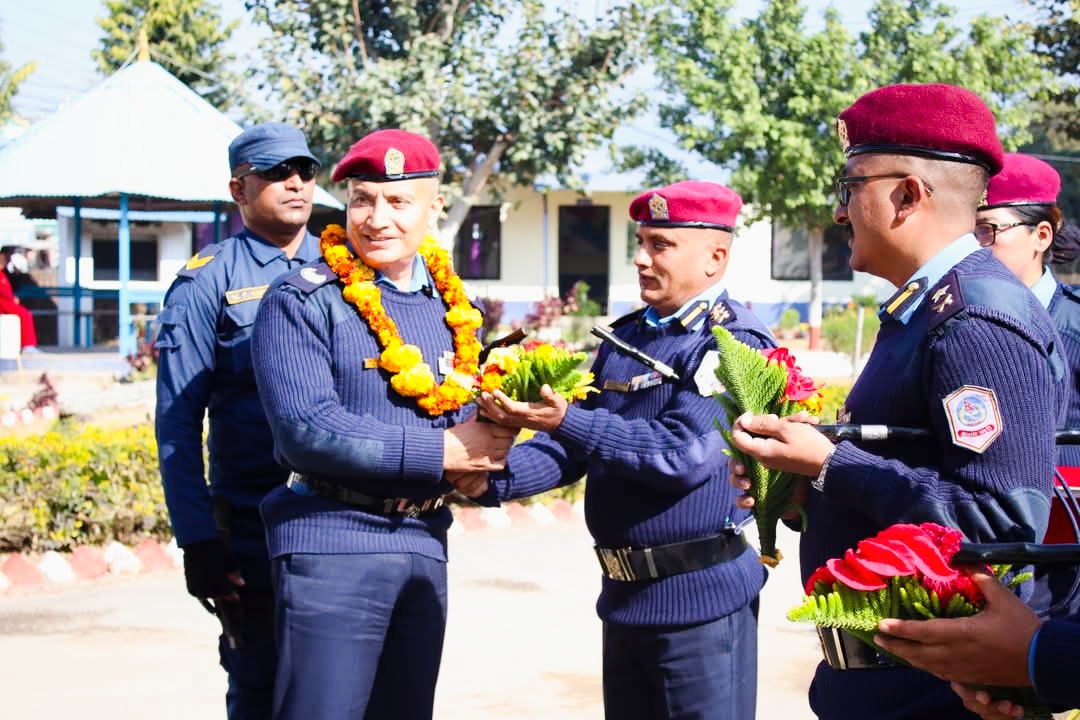 लुम्बिनी प्रदेश डिआईजी दानबहादुर कार्की जिल्ला प्रहरी दाङको निरीक्षण तथा निर्देशन,