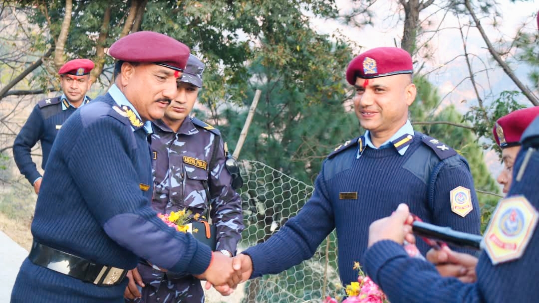 सुदूरपश्चिम प्रदेश डिआईजी गणेश चंन्द जिल्ला प्रहरी बझाङको निरीक्षण तथा निर्देशन,