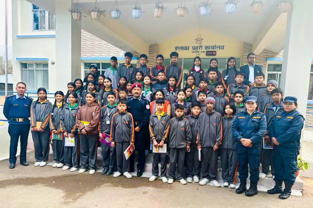 प्रहरी र विद्यार्थी अपराधजन्य कार्यसंग सम्बन्धित विषयहरुमा जानकारी मुलुक कार्यक्रम सम्पन