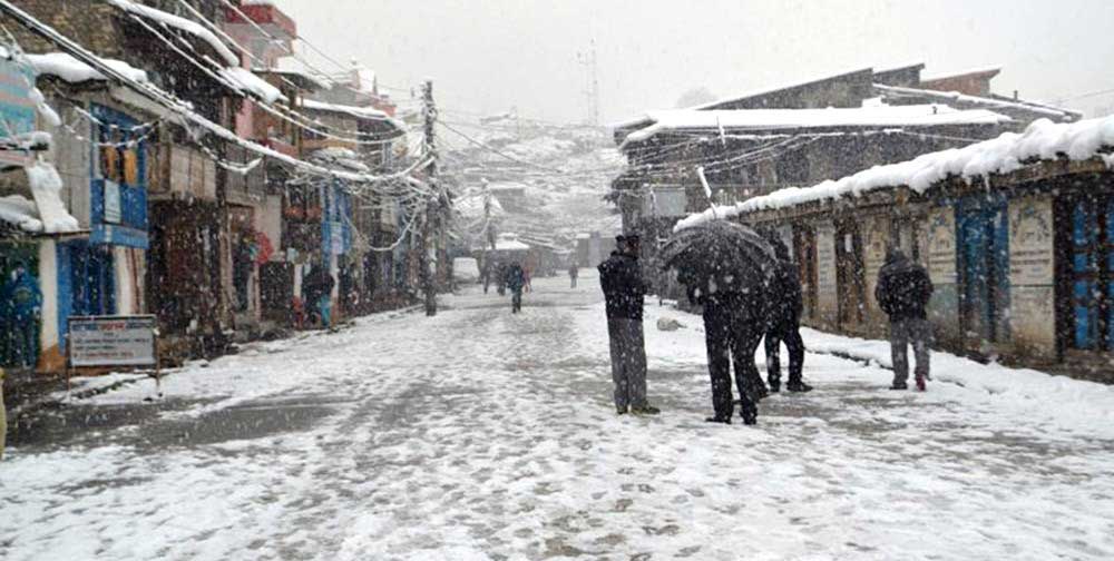 हुम्लाको सिमकोटमा हिमपात जारी,
