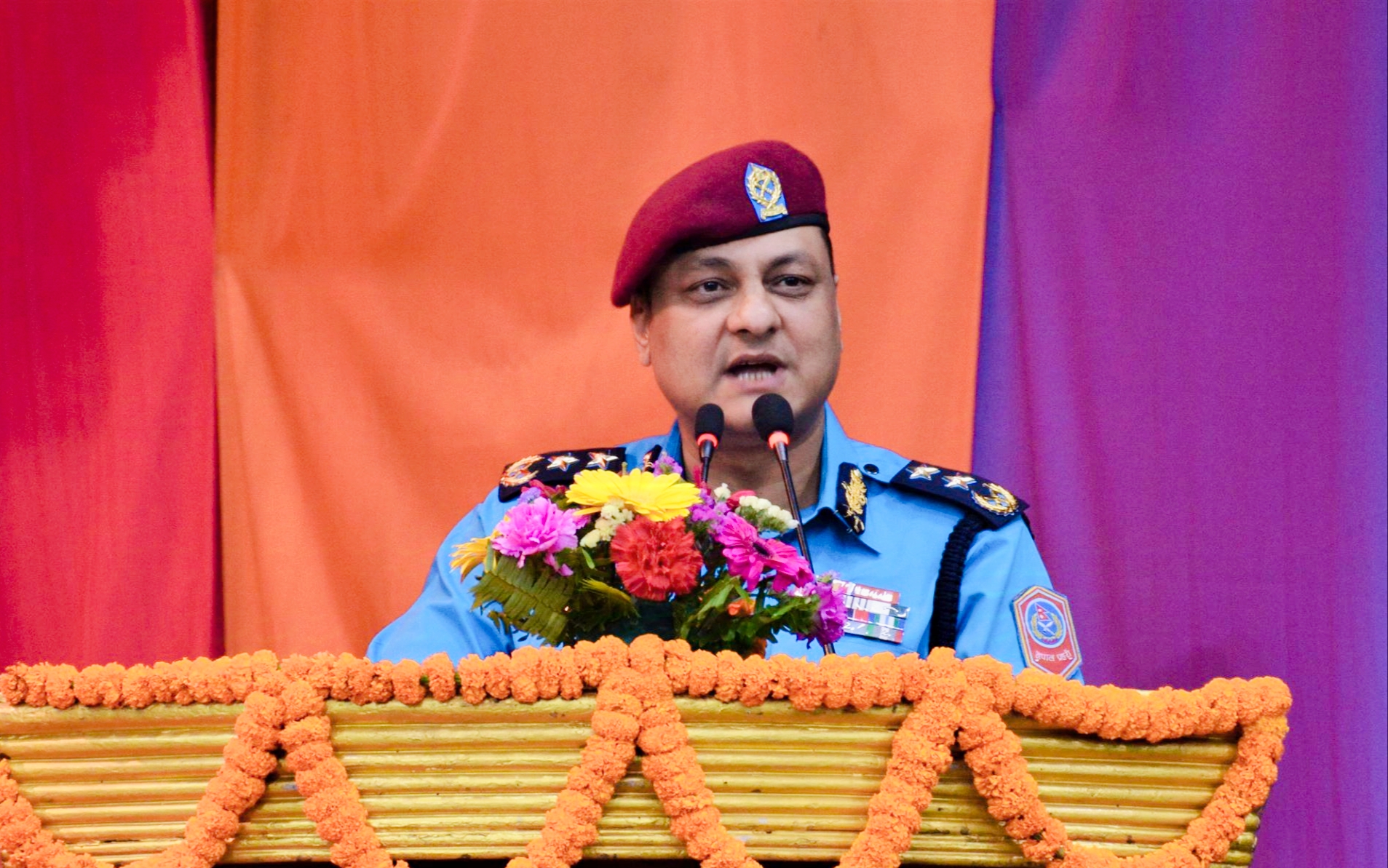 नेपाल प्रहरीका पुर्व (आईजीपी) सर्वेन्द्र खनालले एमाले पार्टी परित्याग गरे